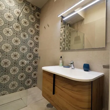 Holiday Garibaldi Apartment Appartamento *